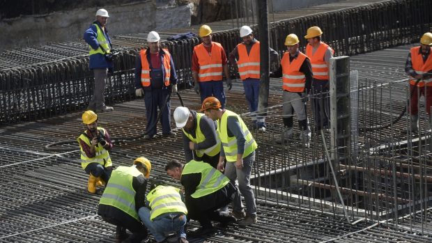 România, pe locul doi în UE la primirea de bani din străinătate în 2023, potrivit Eurostat. Cine trimite cei mai mulți bani?