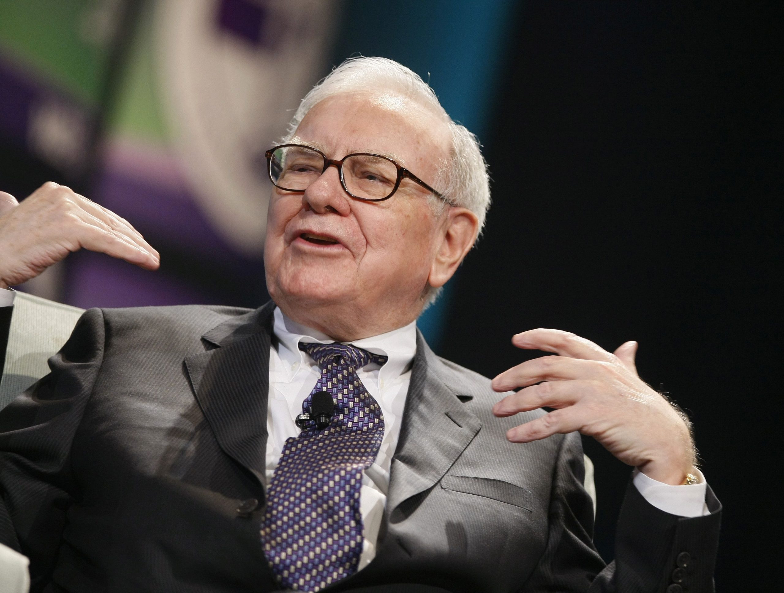 La 93 De Ani, Warren Buffett Face Afaceri De Miliarde: A Vândut Din Nou Acţiuni Bank Of America