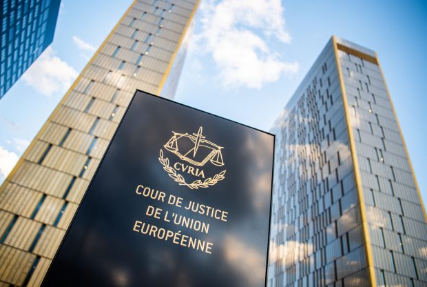 Raport | România concurează cu Ungaria în topul negativ al statelor UE care nu pun în aplicare deciziile CEDO și CJUE