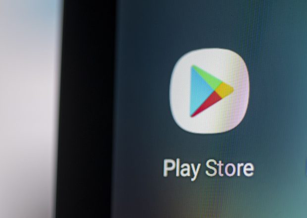Play Store permite acum utilizatorilor descărcarea simultană a mai multor aplicații