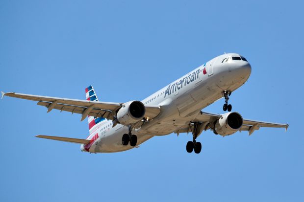 Zborul de Seul a revenit la Dallas, din cauza unei defecțiuni, pasagerii au stat 9 ore în avion: „Are cineva o șurubelniță?”