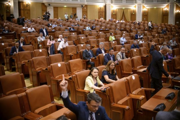Cine este noul președinte al Camerei Deputaților. L-a învins detașat pe George Simion