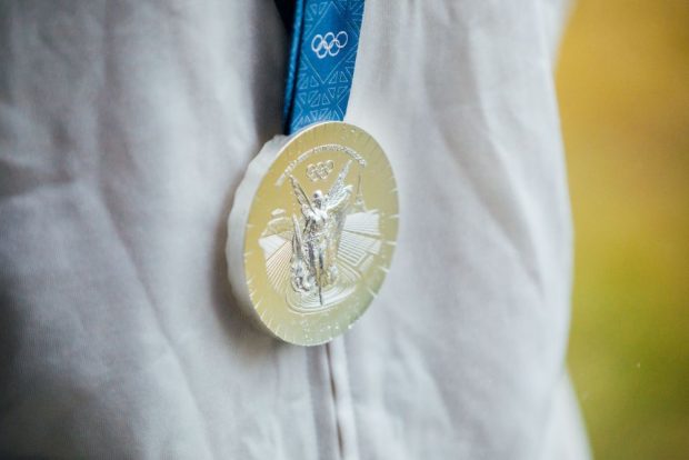 Un campion olimpic îi lasă medalia în testament hoțului care i-a furat-o, dacă acesta i-o returnează