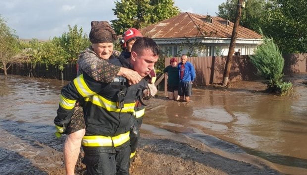 Bilanţ IGSU: 28 de localităţi din 7 judeţe, afectate de inundaţii. În judeţul Galaţi, 4 persoane şi-au pierdut viaţa, iar 2 persoane sunt date dispărute