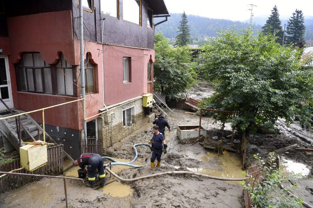 Prognoza meteo pentru duminică: furtuni în aproape toată țara. Ce măsuri au luat autoritățile în așteptarea inundațiilor