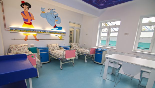 O femeie din Craiova a fugit din spital, după ce a aflat că bebelușul său a murit
