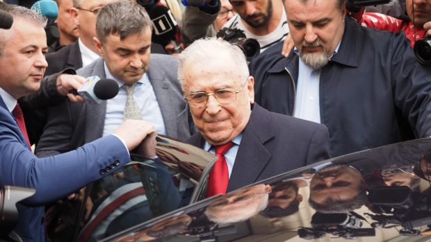 Dosarul Revoluției, refuzat încă o dată la Înalta Curte. Judecătorii care-l feresc pe Ion Iliescu de acuzații la 34 de ani de la începerea anchetei
