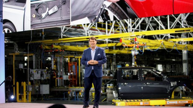 Șefii Ford au fost „șocați și impresionați” de un test drive cu o mașină electrică, în China: „Jim, tipii ăștia sunt înaintea noastră”