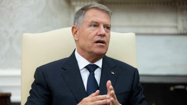 Klaus Iohannis, atacat de un fost ministru de Externe: „Ducă-se! Cea mai grotească întruchipare, și-a trădat electoratul”