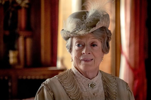 Maggie Smith, omagiată de Regele Charles și Daniel Radcliffe, starul din „Harry Potter”. „Putea intimida și fermeca în aceeași clipă”