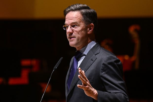 NATO îşi schimbă şeful, dar nu face revoluţie. Provocările care îl așteaptă pe Mark Rutte