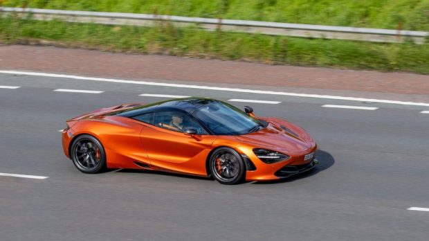 Câte Maserati, Ferrari și Aston Martin și-au cumpărat milionarii din Ucraina, de când a început războiul cu Rusia