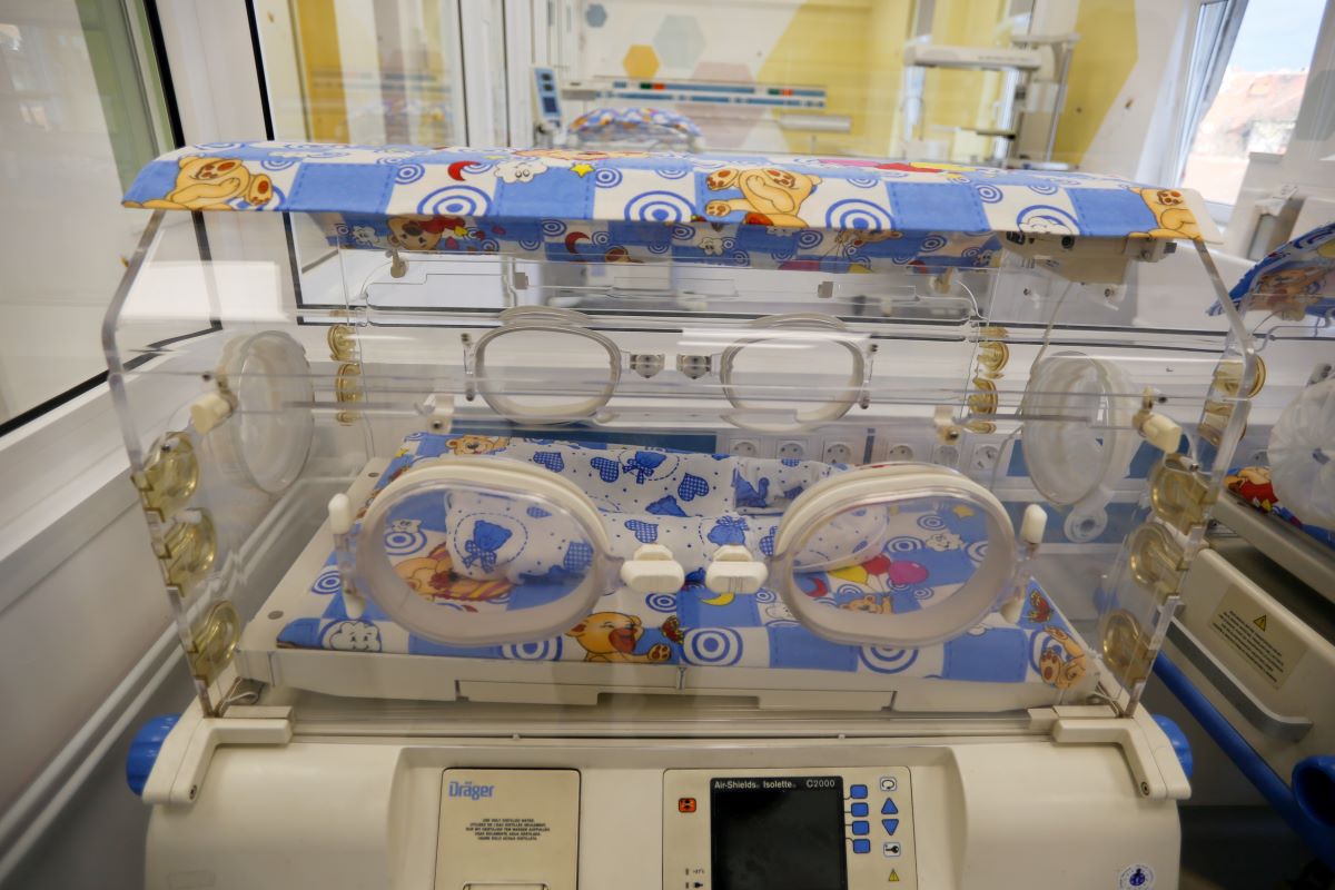 Bebeluși Cu Infecții Nosocomiale La Maternitatea Giulești. Internările Pe Secția ATI Au Fost Suspendate | Libertatea