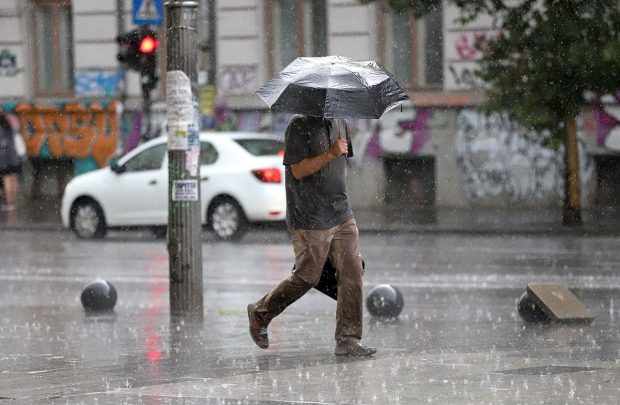 Cod galben de ploi în București și 20 de județe. Harta zonelor vizate de atenționarea meteo