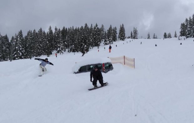 Logan blocat în zăpada de un metru, în prima zi de schi pe o pârtie din Austria | FOTO & VIDEO