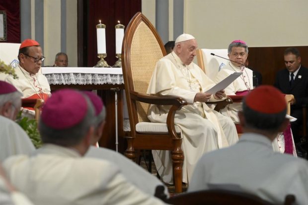 Papa Francisc revine asupra problemei scăderii natalității: „Unii preferă să aibă doar o pisică sau un câine mic”