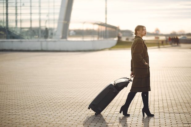 Vacanțe last-minute: cum să găsești cele mai bune zboruri din aeroporturi aglomerate