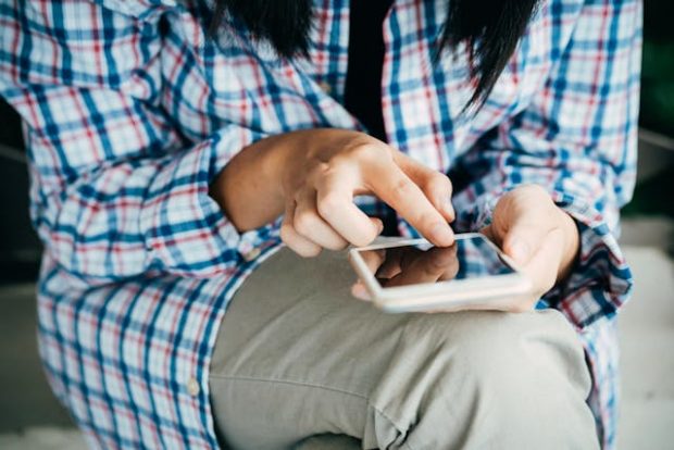 Plictiseala și social media: capcana în care cazi și cum să ieși din ea