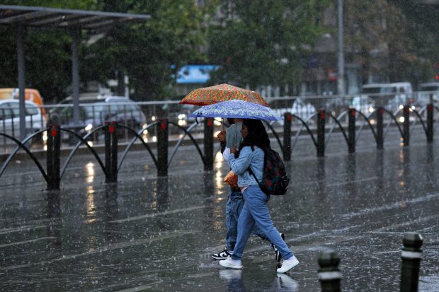 Însemnări din mijlocul unui ciclon care n-a mai venit