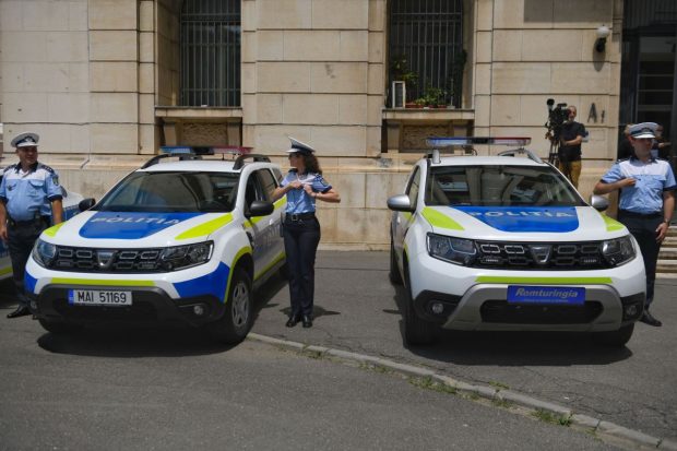 Percheziții la două case de licitație din Capitală, suspectate că ar fi vândut picturi false ale unei celebre artiste române