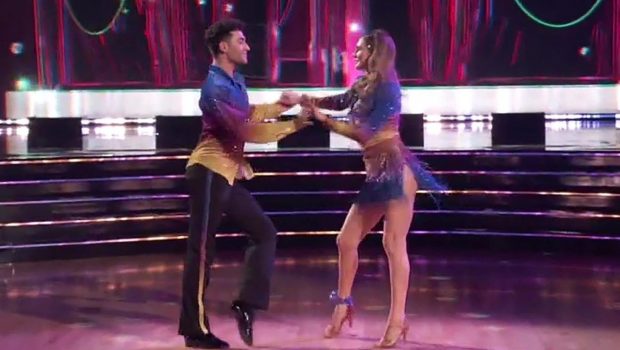 „Regina escrocheriilor”, eliminată rapid din „Dancing With the Stars”, unde a concurat cu brățară de urmărire la gleznă: „N-am învățat nimic”