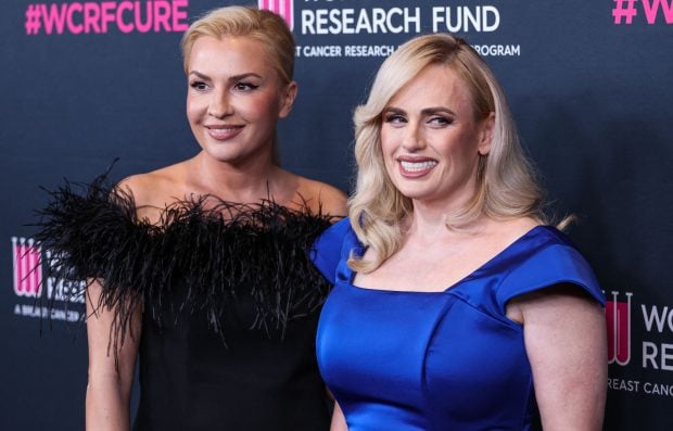 Actrița Rebel Wilson s-a căsătorit cu iubita Ramona Agruma în Italia. Au și o fetiță, care a venit pe lume cu ajutorul unei mame surogat