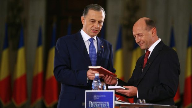 Scandal Geoană-Băsescu: „E într-o zonă de degradare biologică” / „Nu la nivelul la care să-i doresc sănătate regelui Mihai”