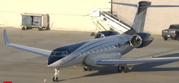 Imagini cu avionul privat de 80 de milioane de dolari al lui Jeff Bezos. Jetul care se apropie de viteza sunetului, fotografiat pe aeroportul din Los Angeles