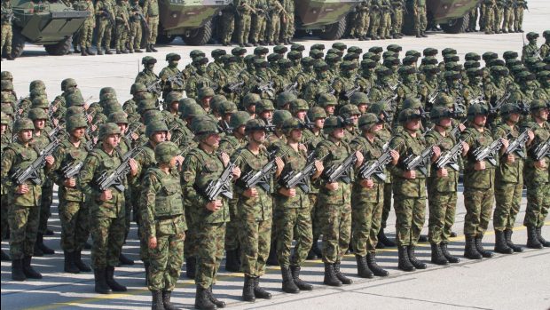 Guvernul Serbiei a aprobat reintroducerea stagiului militar obligatoriu. Legea merge în Parlament
