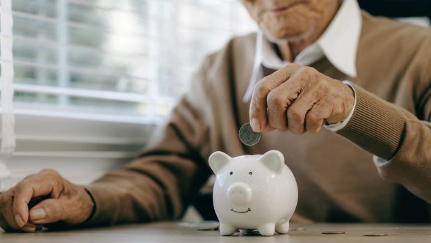Senatul a adoptat modificare a Legii Pensiilor. Categoriile de pensionari care vor beneficia de schimbări. „Se vor acorda drepturile cuvenite”