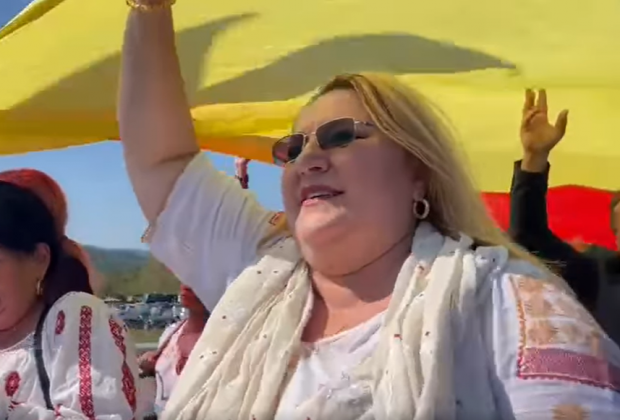Serbările Naţionale de la Ţebea, cu trei candidaţi la preşedinţie prezenţi la manifestări. Diana Șoșoacă a fost huiduită: „Rușine să vă fie”