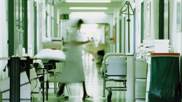 Problemele bolnavilor de cancer din România persistă. „Oamenii mor cu zile, nu au cu ce să se trateze”
