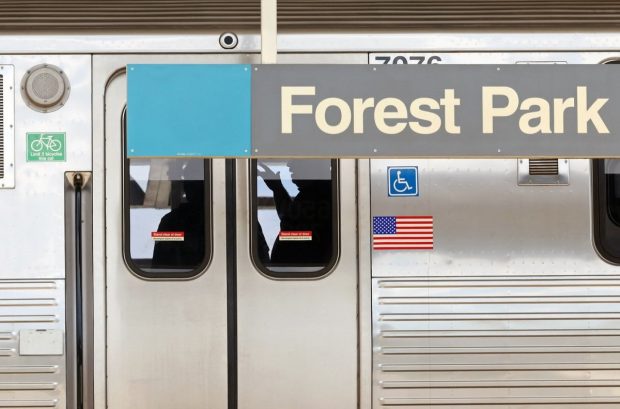 Patru pasageri au fost uciși într-un tren, la periferia oraşului Chicago. Victimele au fost împușcate