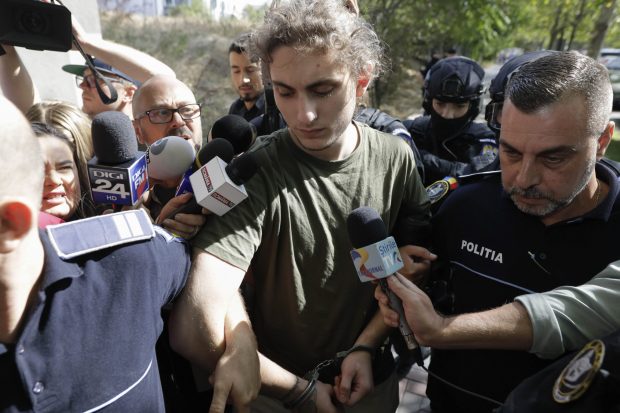 Judecătoarea din procesul de trafic de droguri al lui Vlad Pascu a anulat interceptările din dosar care o incriminau pe mama acestuia
