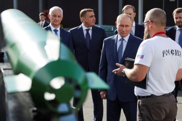 Rusia vrea să își mărească producția de drone de zece ori. Vladimir Putin: „Câștigă cine reacționează mai rapid pe câmpul de luptă”