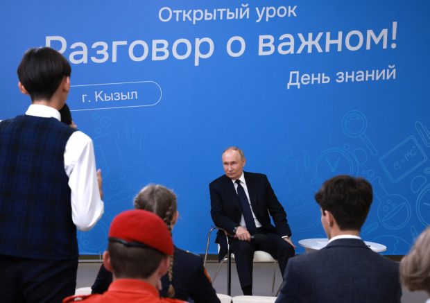 Vladimir Putin le-a spus școlarilor, la o lecție deschisă: „Nu există țări ostile Rusiei”