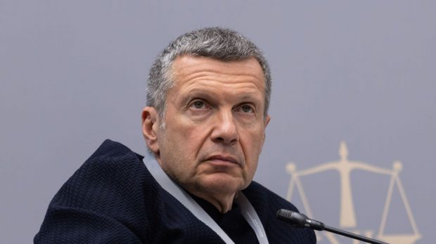 Propagandistul rus Vladimir Soloviov, nou delir la televiziunea rusă de stat, unde a cerut să „înceapă spânzurarea oamenilor lui Navalnîi”