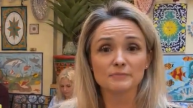 Amalia Bellantoni, femeia care a sesizat CCR și a împiedicat-o pe Diana Șoșoacă să candideze la prezidențiale, a sărbătorit cu șampanie | VIDEO