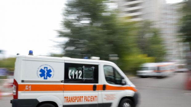 O femeie din Dăbuleni și-a băgat soțul în spital, cu o singură lovitură, după ce bărbatul s-a plâns de meniul de Crăciun