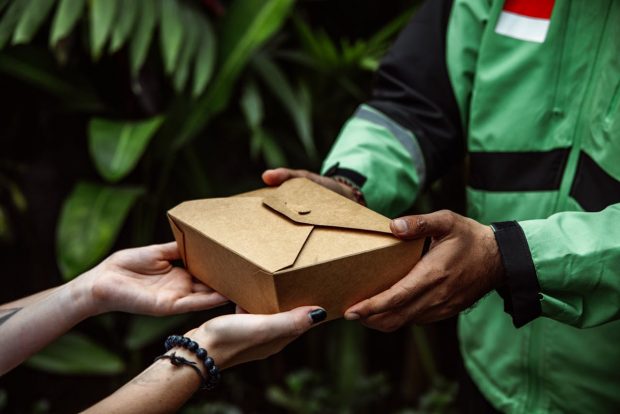 Black Friday pentru afacerea ta HoReCa: pachete de ambalaje eco-friendly și produse de curățenie la prețuri reduse