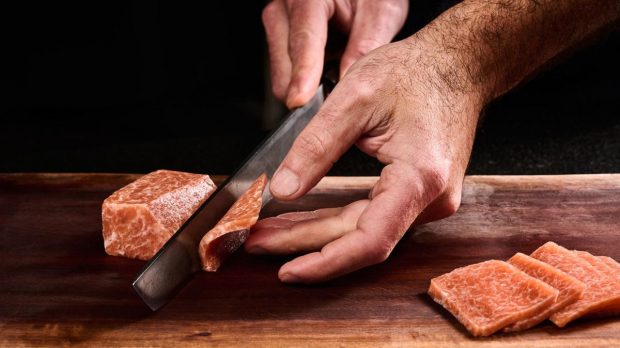 Se deschide primul laborator de carne hibrid din România. Ce conțin produsele făcute la Timișoara