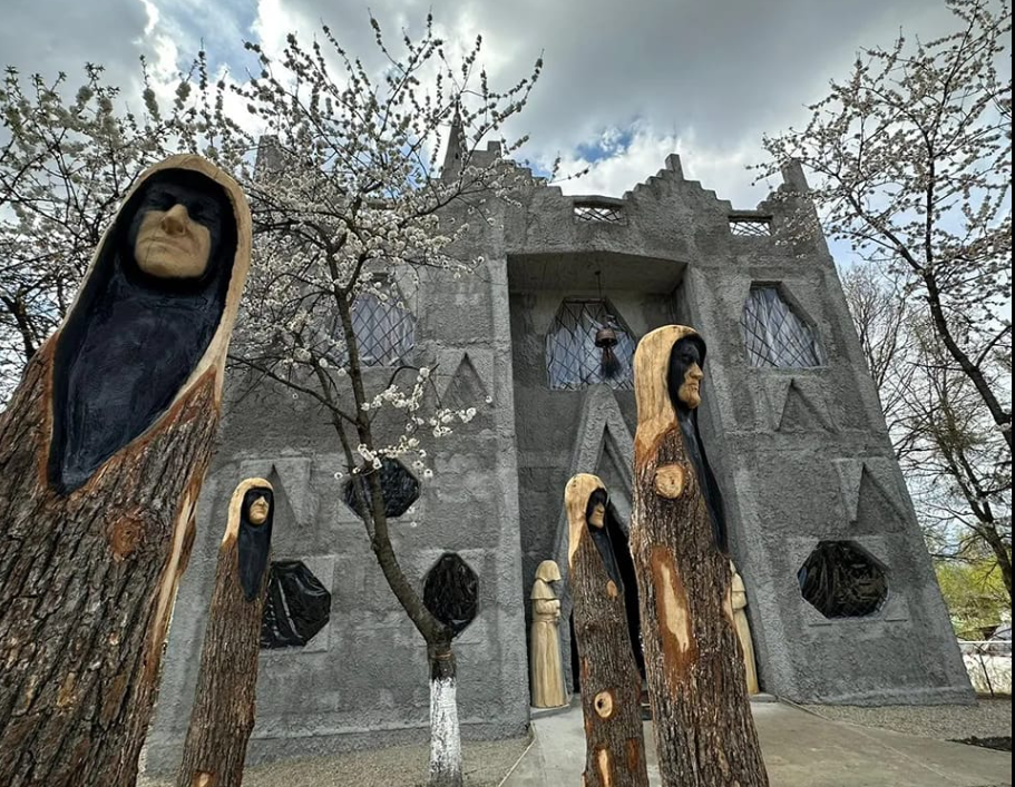 Castelul Vrăjitoarelor din Gorj