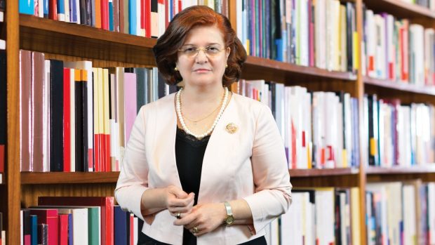 Cătălina Poiană, noul șef al Colegiului Medicilor din România. L-a înlocuit pe Daniel Coriu