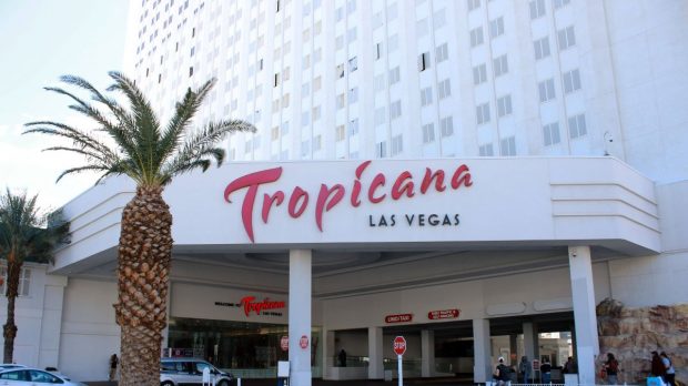 Legendarul cazinou Tropicana din Las Vegas, cu o istorie de 67 de ani, va fi demolat. Turnurile luxoasei clădiri se vor prăbuși într-un „eveniment exploziv unic”