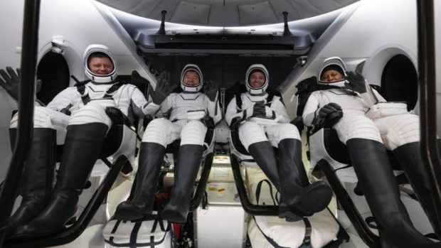 Un astronaut întors din misiunea de opt luni de pe Stația Spațială Internațională a fost spitalizat la doar câteva ore după aterizare 