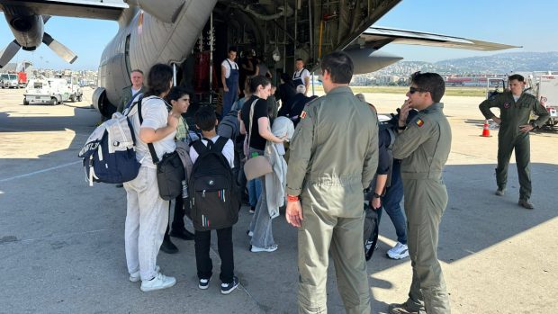 Încă 74 de cetățeni români și membri de familie au fost repatriați din Liban, anunță MAE