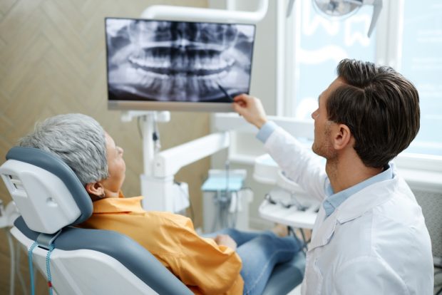 Pregătirea medicală pentru implant dentar: analizele care asigură succesul intervenției