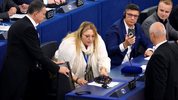 Candidatura Dianei Șoșoacă la Președinție a fost respinsă de CCR. Diana Șoșoacă: „Evreii au acționat împotriva României. Asta este dictatură”