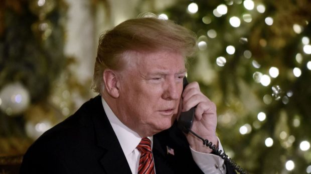 „Trump a trimis în secret teste COVID lui Putin în timpul penuriei din 2020”, afirmă Bob Woodward în ultima sa carte