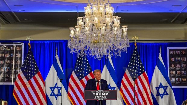 Donald Trump a marcat asaltul Hamas din 7 octombrie 2023 cu noi atacuri la adversarii politici, pe care i-a acuzat de „slăbiciune”